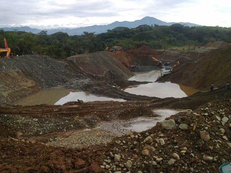 An illegal goldmine in Quilichao, Colombia (Wikimedia Commons)